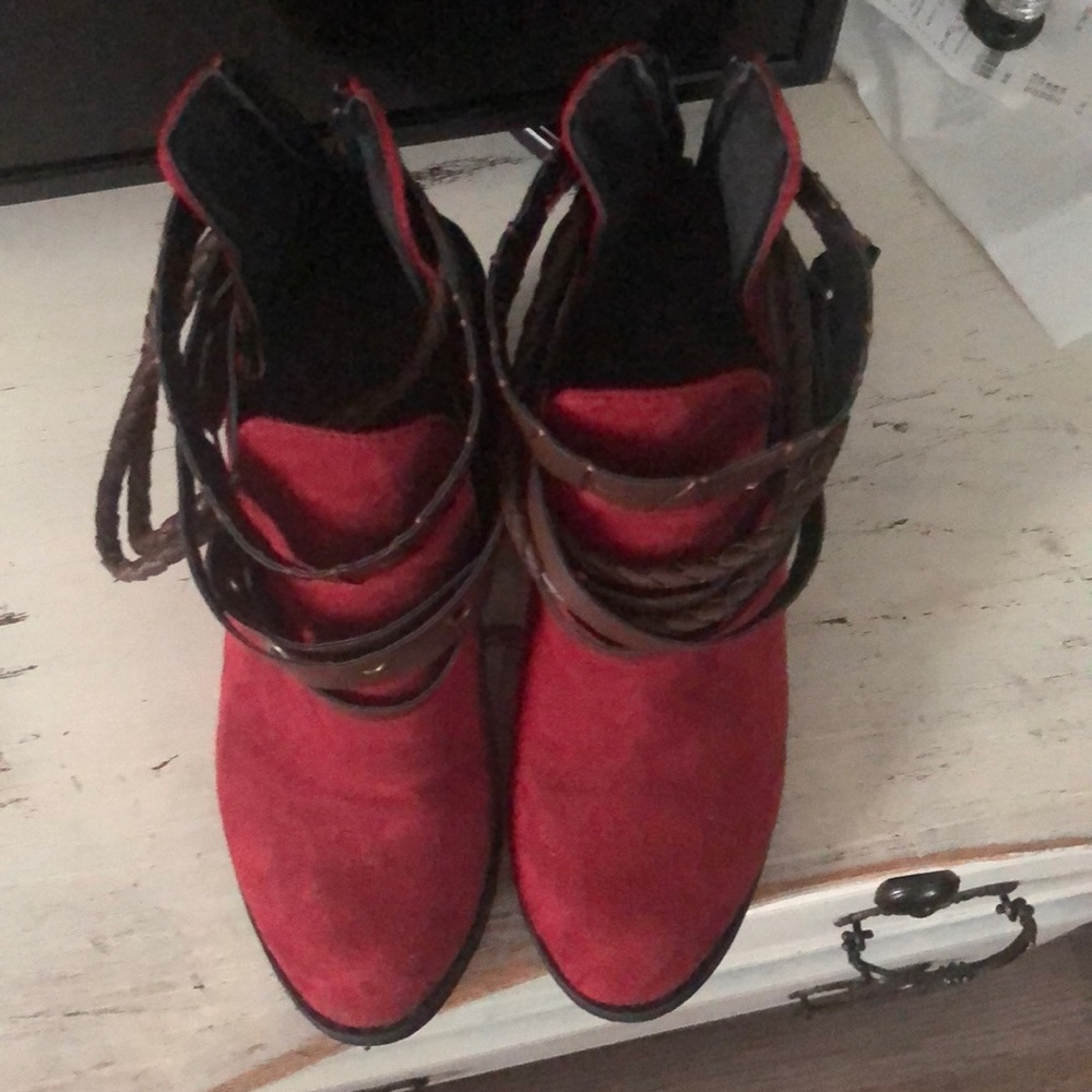 Red ankle boots  with brown leather straps - Picture 2 of 3